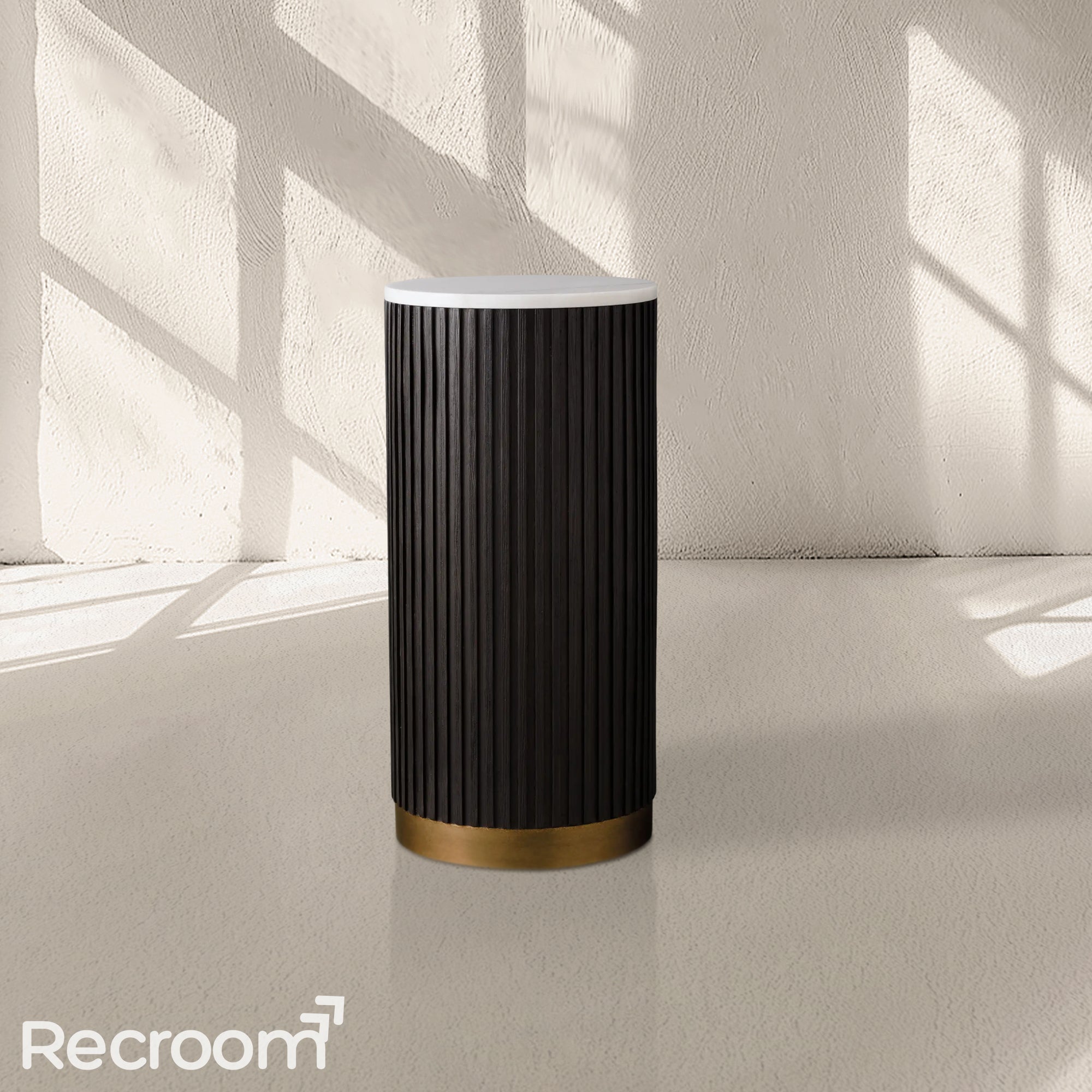 Finn Pedestal